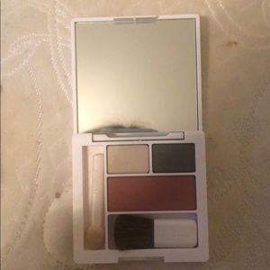 Mini eyeshadow palette